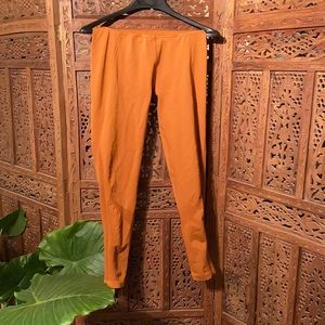 Orange athletic leggings 🍊